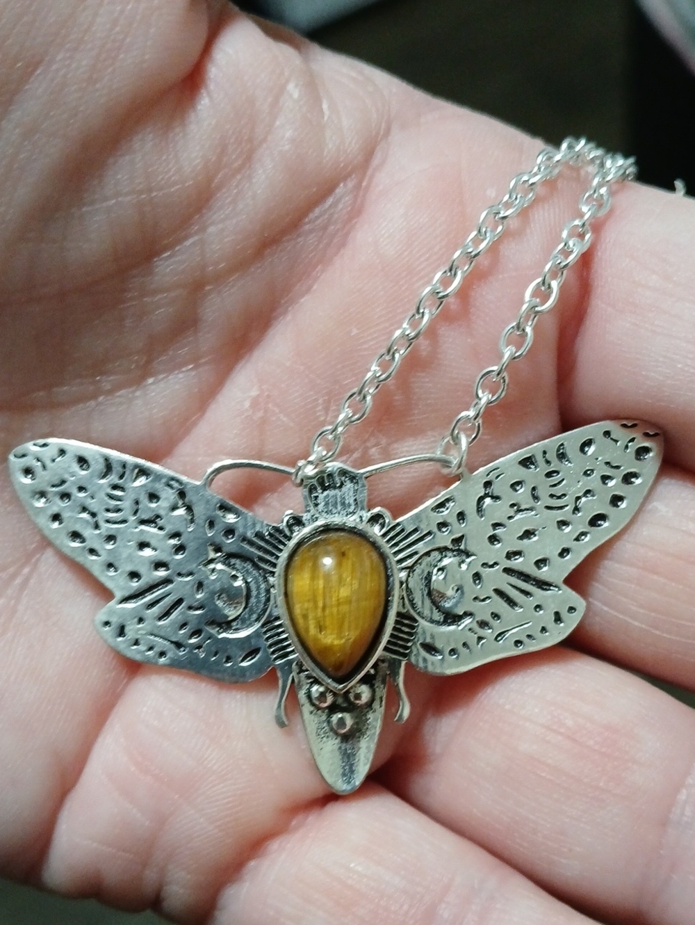 New Tiger Eye Luna Moth 925 Silver Necklace. - Picture 3 of 5